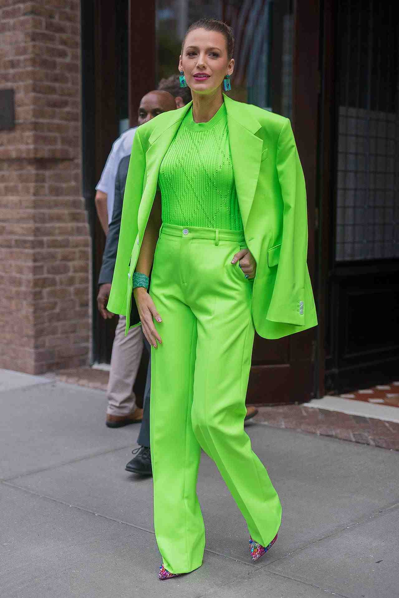 Blake Lively Neon Colors oblek Blazer Knit Top módne trendy