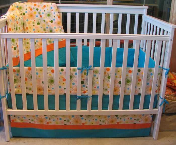 s kvetinovým motívom hniezdo