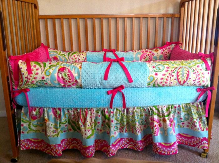 Detská postieľka na kolieskových nožičkách