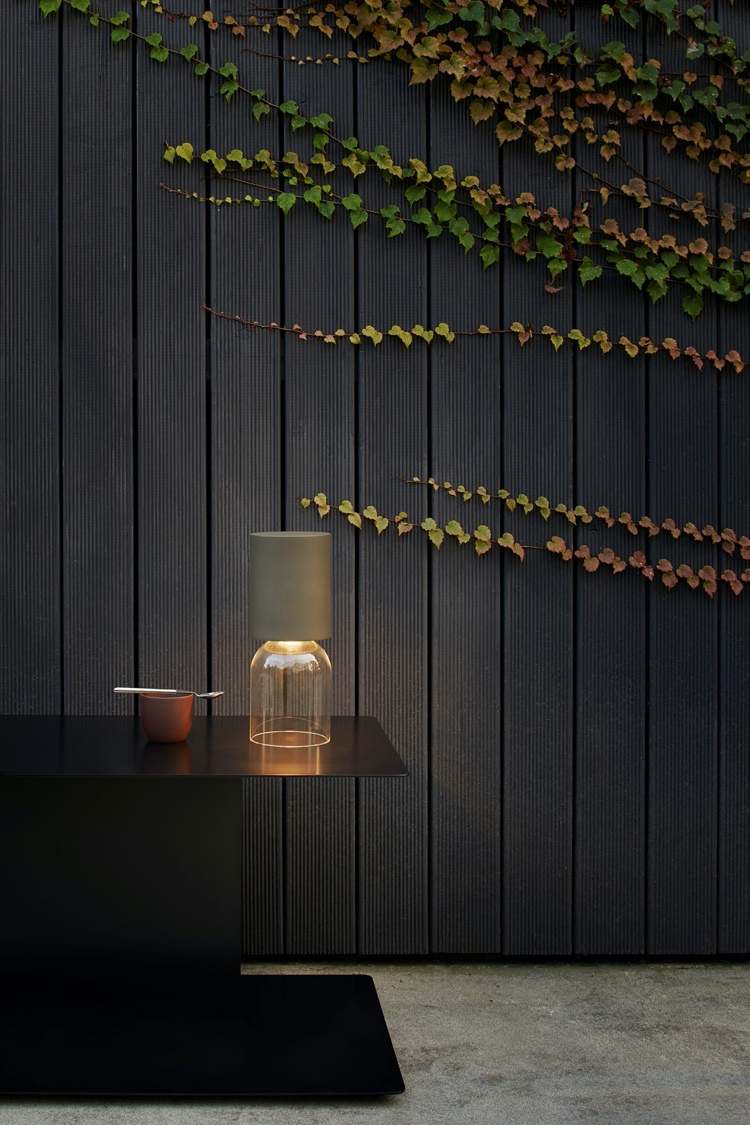Stolná lampa Nui do exteriéru