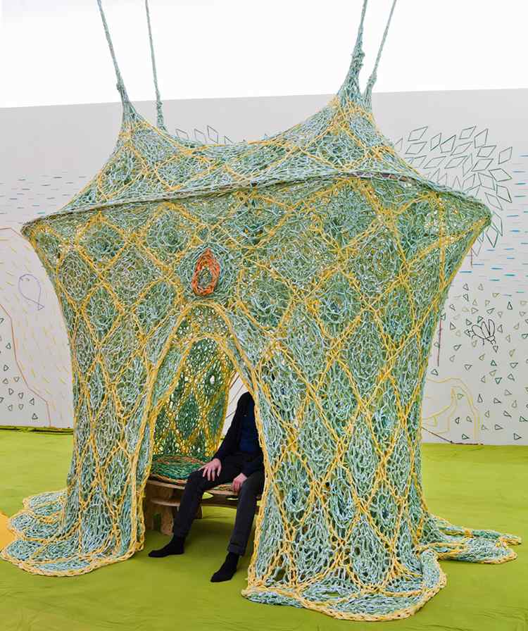 liečebný dom - súčasť inštalácie BOA art-installation-ernesto-neto-tkaná-štruktúra-bavlnená niť