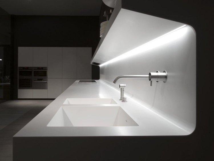 Moderný kuchynský faucet corian matný nerez