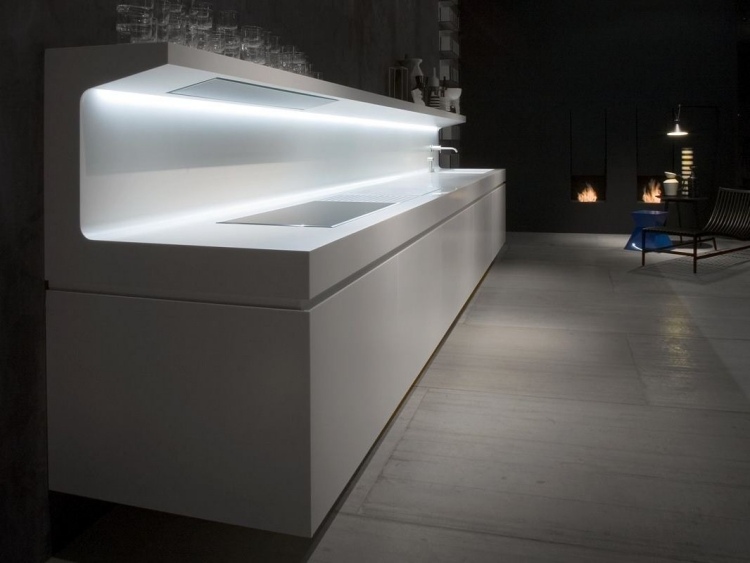 moderné-kuchyňa-corian-nástenné-LED-osvetlenie