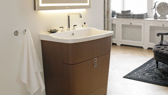 Biele porcelánové umývadlo so základnou doskou, dyhovým obkladom duravit-esplanade-drez-spodok-skrinka-kupelna-zariaďovanie-programu-biely-porcelán