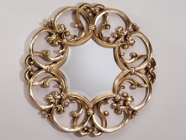 mokrá miestnosť moderné zrkadlo amelie oválne zlaté monochromatické dekoračné efekty nápady interiéru drevená fasáda