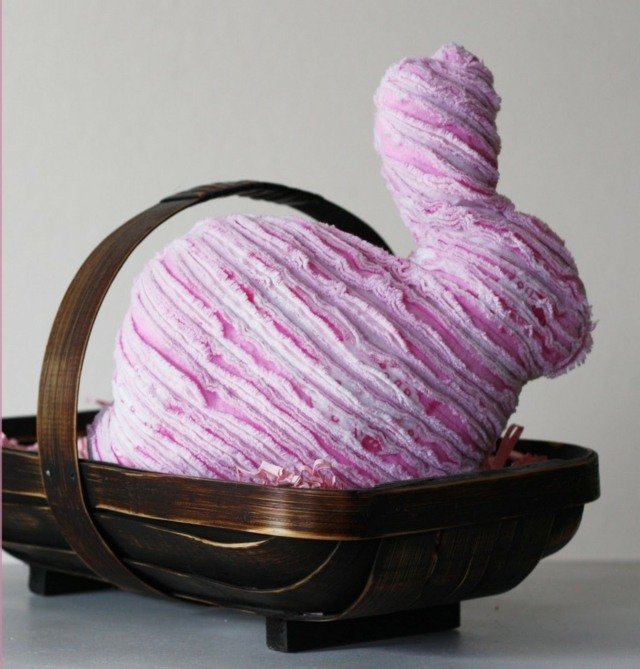 Nápady rýchly návod Ušite ozdobnú figúrku veľkonočného zajačika