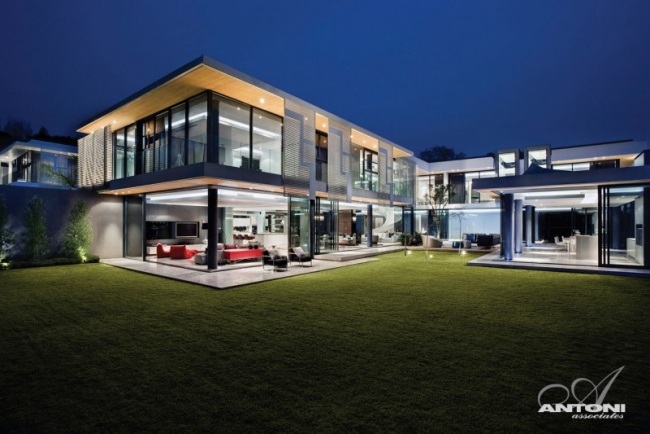 moderný dom bazén dvojpodlažný saota antoni