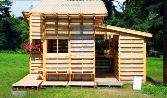 budovanie núdzového ubytovania z europaliet upcyklovať fasádu