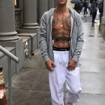 fotografija Nova tetovaža Justina Biebera od 05.12.2017. №008 - Justin Bieber's - tattoo-photo.ru