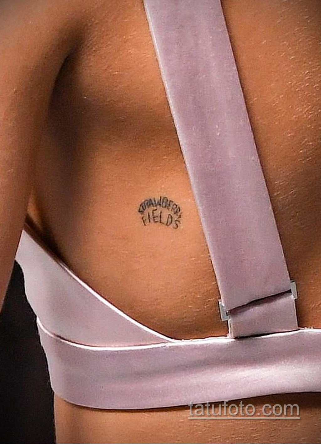 وشم كايا جربر الجديد - حقول Stawberry - فرقة البيتلز - 2019 - صورة 3