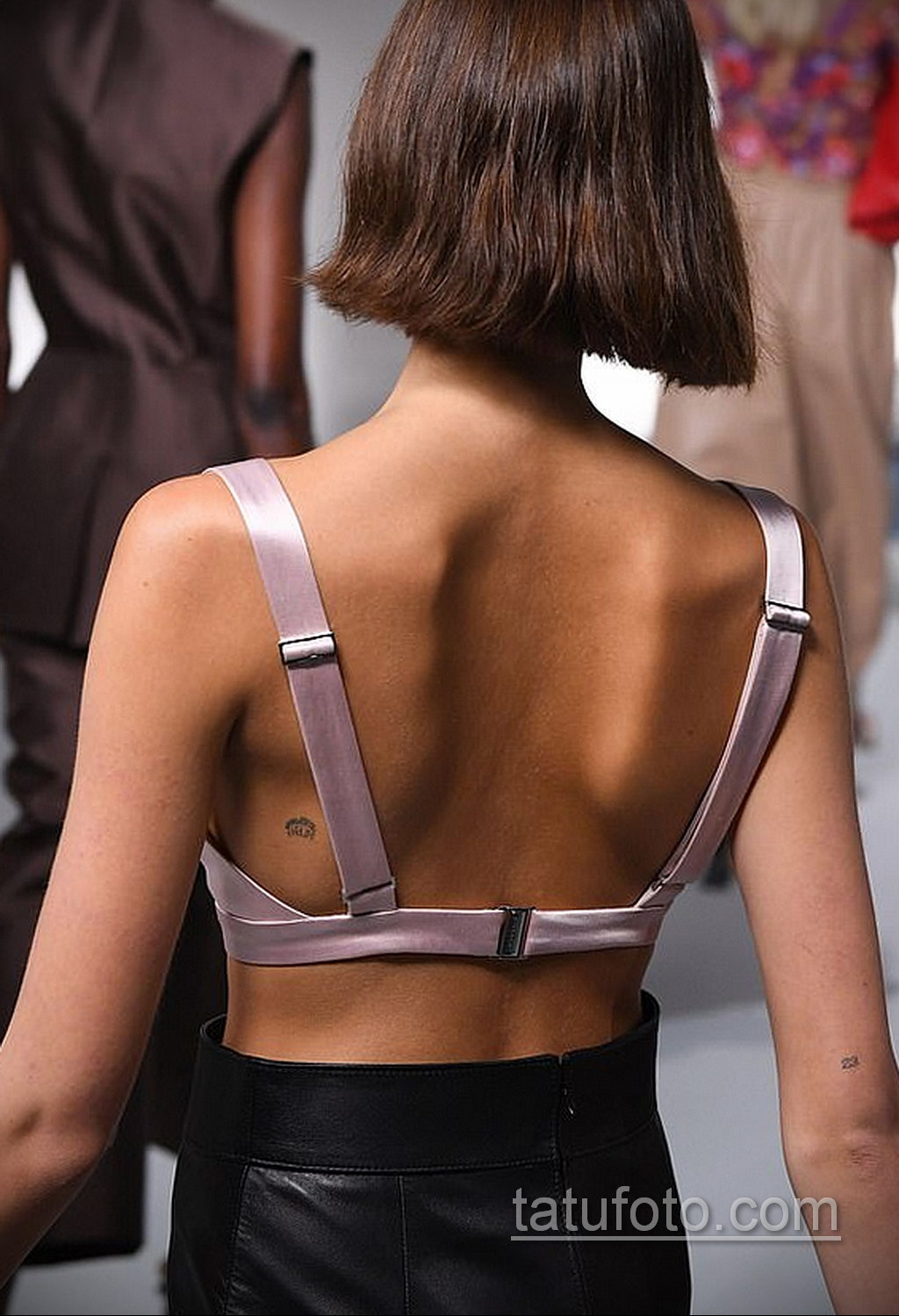 وشم كايا جربر الجديد - حقول Stawberry - فرقة البيتلز - 2019 - صورة 4