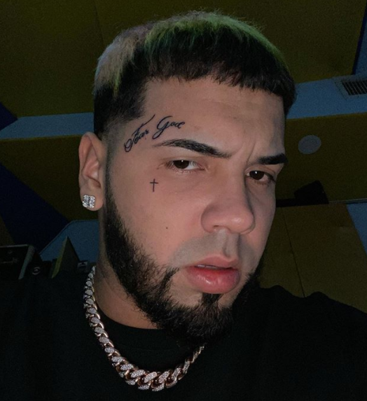 Nove tetovaže Anuel A.A. i Karol G (KAROL G & amp; ANUEL AA) od majčice tatu baby - fotografija 1