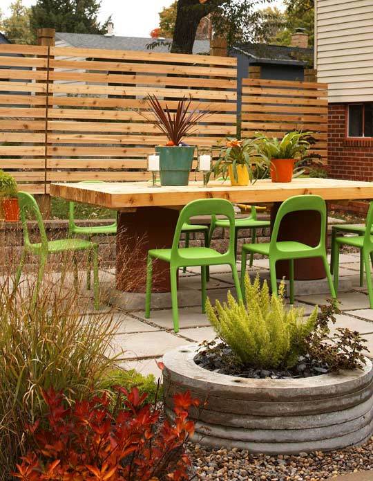 Vonkajšia ochranná clona záhradného plotu z drevenej jedálenskej časti