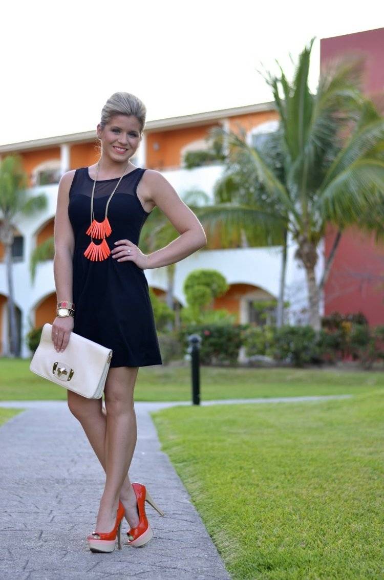 Topánky na podpätku ako tip na doplnky spôsobujú, že nohy pôsobia dlhšie a štíhlejšie tipy na outfit podpätky-topánky-ženy-štíhle-nohy-čierne-šaty