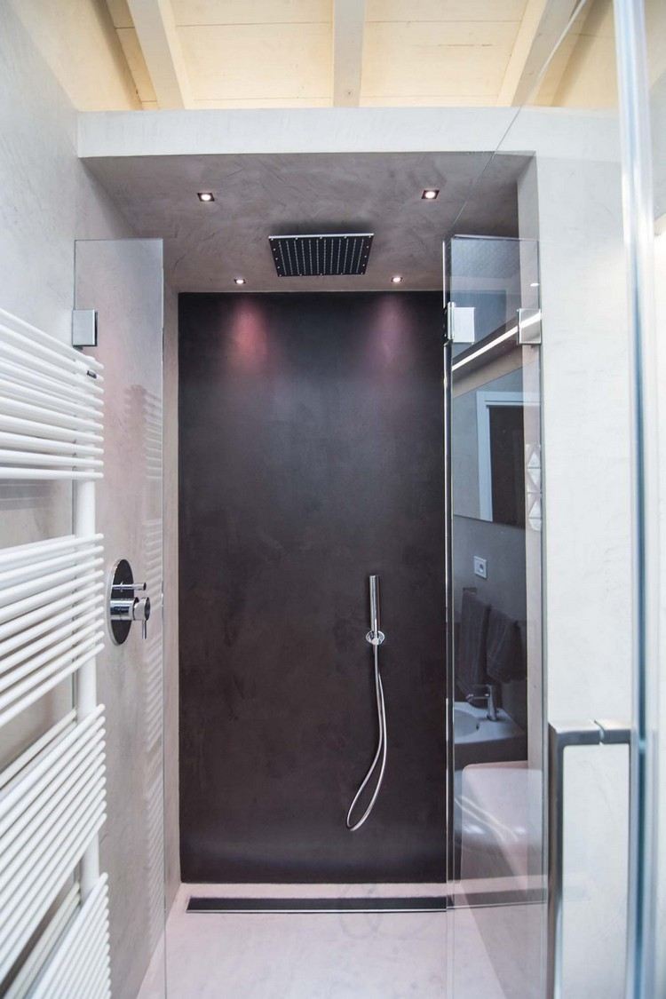 walk-in-shower-black-wall-lighting-led-points