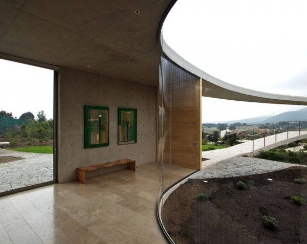 Dizajn domu v tvare Ö