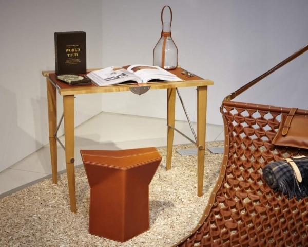 cestovná sada kolekcia luxusného dizajnérskeho nábytku Louis Vuitton cestovná sada kolekcie luxusného dizajnérskeho nábytku od Louise Vuittona