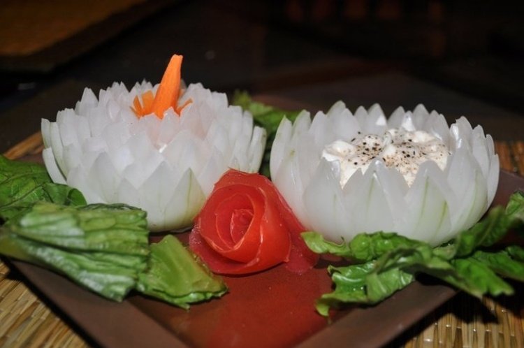 zeleninovo-rezbársky-cibuľový-lotosovo-kvetinový-jogurtový-dip