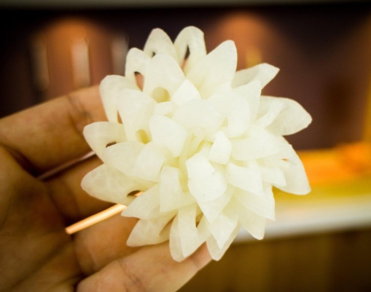 zeleninová rezba-kvet-biela-cvikla