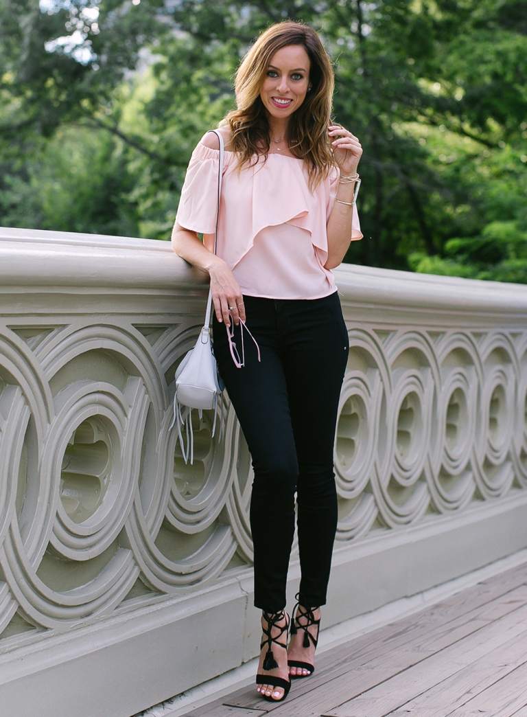 Ružová blúzka mimo pleca