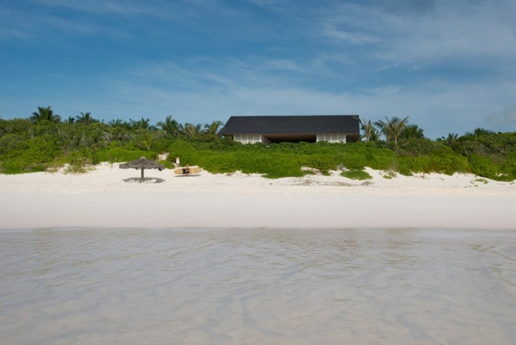 Dom v plážovom štýle sa nachádza priamo na pláži plážový štýl domu na Bahamách strand duene nápad na dizajn