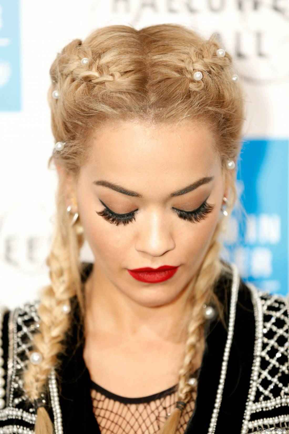 Boxer Braids Oktoberfest pletie jednoduché zapletané účesy