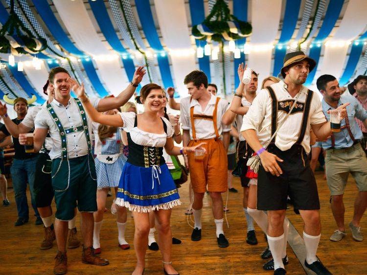 súkromná párty tanečná súťaž oktoberfest