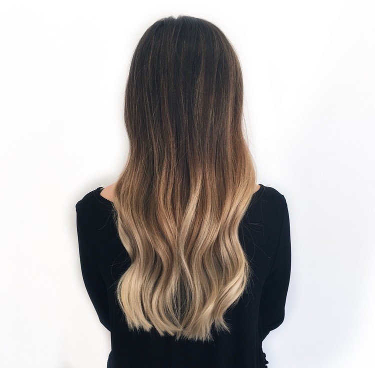 Ombre blond klasický ombre vyzerajú hnedé vlasy