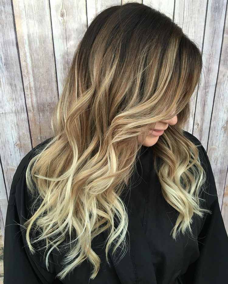 kučery ombre-blond-hnedo-špicaté-dlhé vlasy