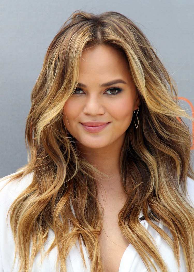 ombre-blond-pramene-dlhe-vlasy-balayage-technika