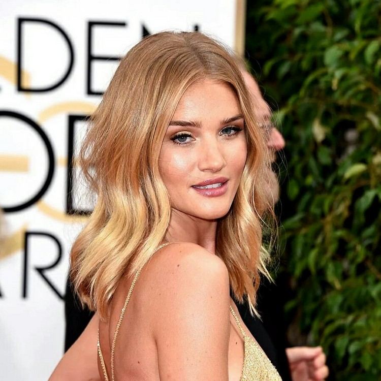 Ombre blond blond-karamel-stredne dlhé vlasy