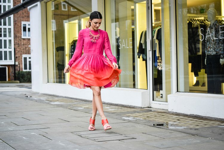 Ombre pohľad Ombre vyzerať oblečenie-leto-trend-šaty-oranžovo-fiksia farba