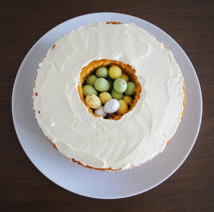 Návod na veľkonočný koláč s bielym krémom