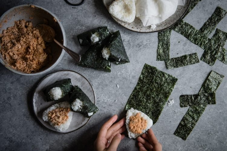 recept na onigiri tuniakové plnky