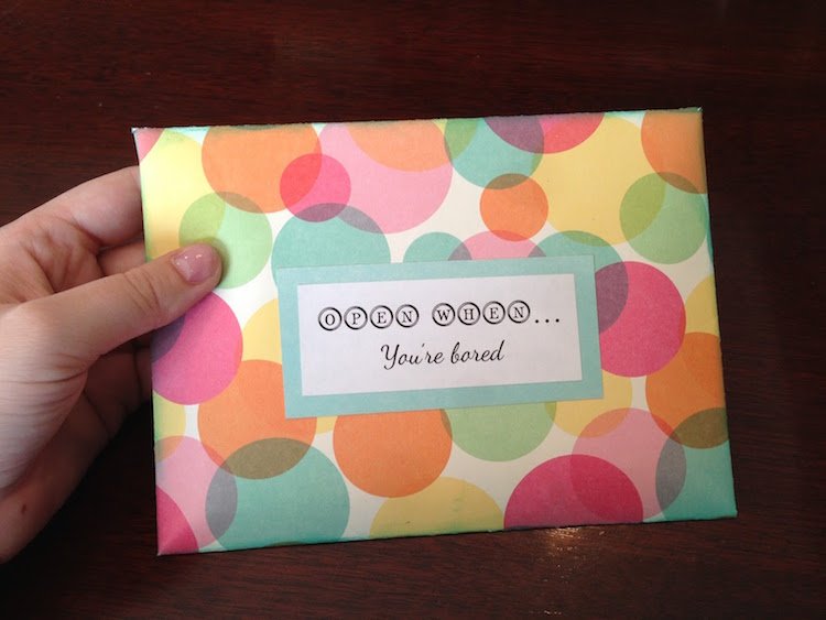 otvorené-keď-písmená-urobte si-ozdobte-obálky