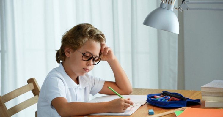 najlepšia stolová lampa pre študentov