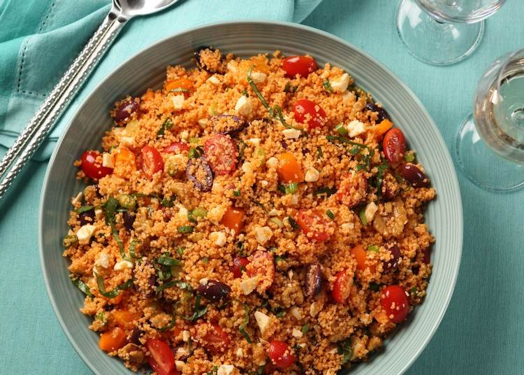 Orientálne recepty varia kuskus s vodou z pomarančových kvetov