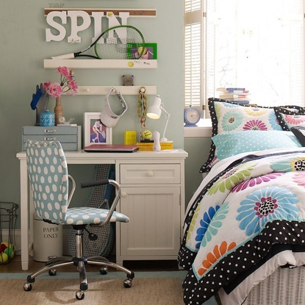 teenager izba dievča spálňa biely jarný vzor