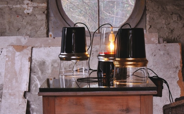 Sklenené závesné svetlá v čiernej a zlatej farbe orientálne-moderné-sklo-závesné-svetlá-čierno-zlaté