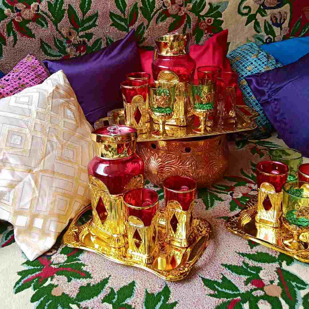 Orientálne nápady na dekoráciu balkóna, vankúše na sedenie, koberec, terasa, bývanie, trendy, boho