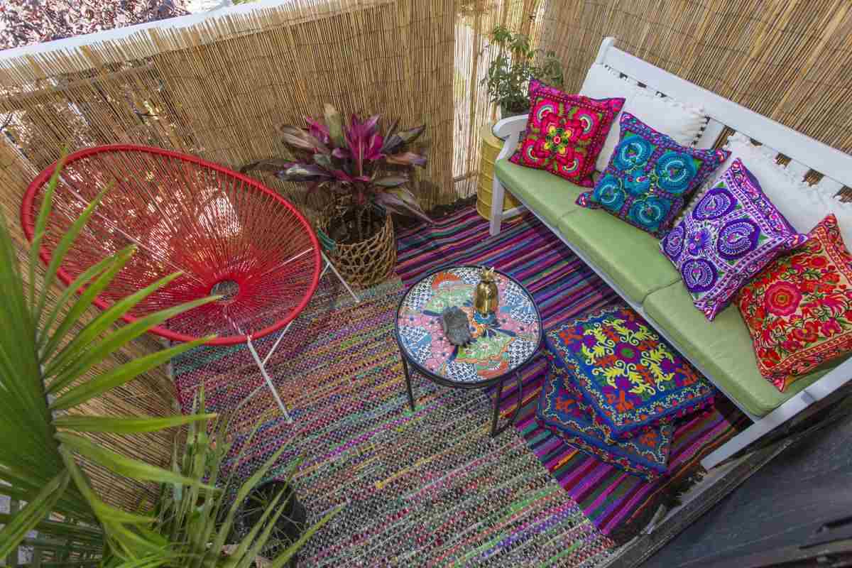 Orientálna malá lavička na balkóne postavte si sami Pokyny k vankúšom na sedenie Arabské nápady na dekoráciu