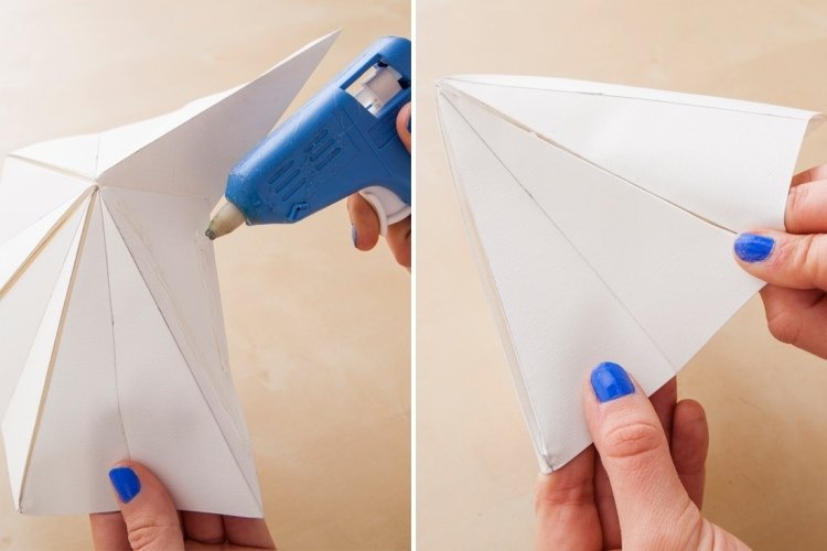 zložte a zafixujte vnútri horúcim lepidlom origami-lampa-diy-návod-lepenka-lepidlo-horúce-lepidlo-záhyby-kreatívne