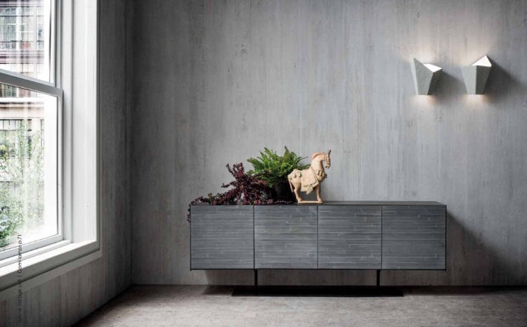 origami-svetlá-stena-betón-chodba