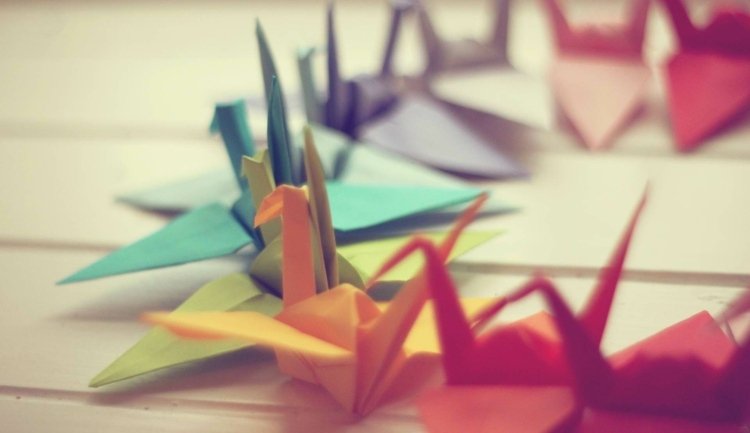 origami zvieratá drotársky žeriav farebné kŕdeľ vtákov klasický