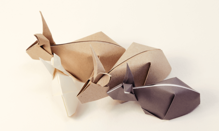 drotár origami zvieratá králiky šedá béžová roztomilý