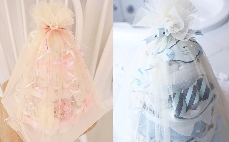 darčeky-dvojičky-pôrodná-plienka-torta-balenie-tyl