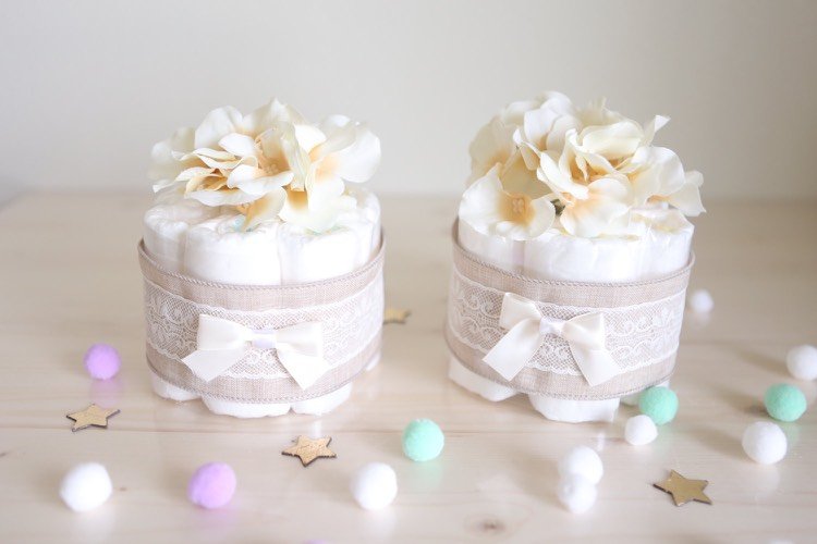 darčeky-dvojičky-narodenie-mini-plienky-koláč-rodovo neutrálne