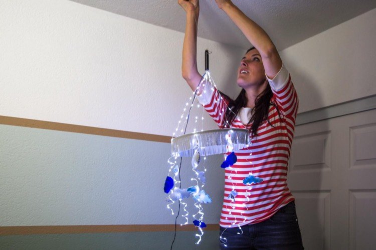 darčeky-dvojičky-narodenie-mobil-víla-svetlá-visiace