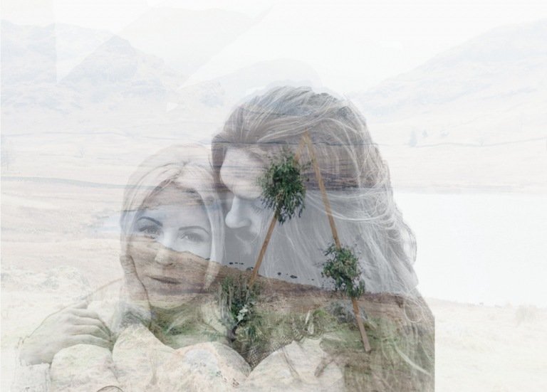 Na svadbe na pláži skombinujte mladomanželov a pláž na fotografii