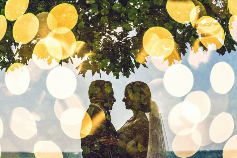 Dvojitá expozícia a bokeh pre svadobnú fotografiu nevesty a ženícha